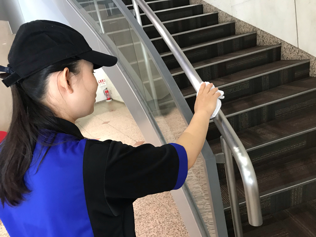 https://r4dwzo.media.saiyo-job.jp/contents/data/8e986f06-9090-48ed-b38c-72277d511bcb